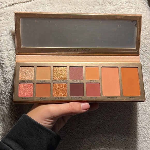 Anastasia Beverly Hills Palette - Picture 5 of 7